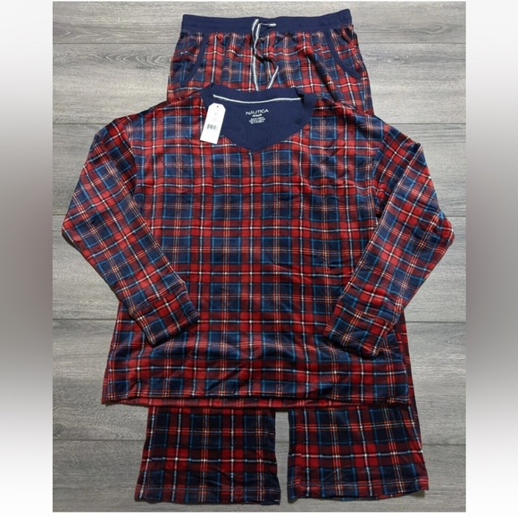 Nautica Plaid velvet Pajama Set - Red and Blue size large Cinched waist - Picture 1 of 7